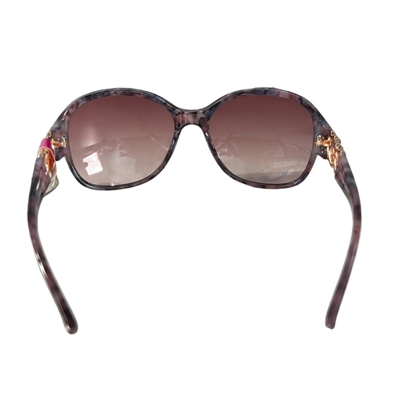 Foster Grant 100% UVA-UVB Protection Purple Marble Sunglasses With Hearts - Picture 4 of 6
